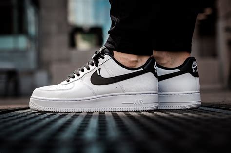 究極のシンプル NIKE Air Force 1 Low White/Black 登場 | The LIFEWARES