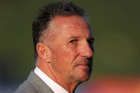 Ashes: Ian Botham backs England to whitewash Australia in both series - ABC News