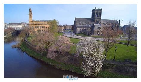 What a perfect photograph of two of Paisley's iconic and historical buildings. Thanks To Paisley ...