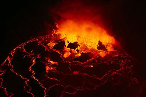 Active Nyiragongo Volcano Eruption & hiking tips — Hiking permits for DRC