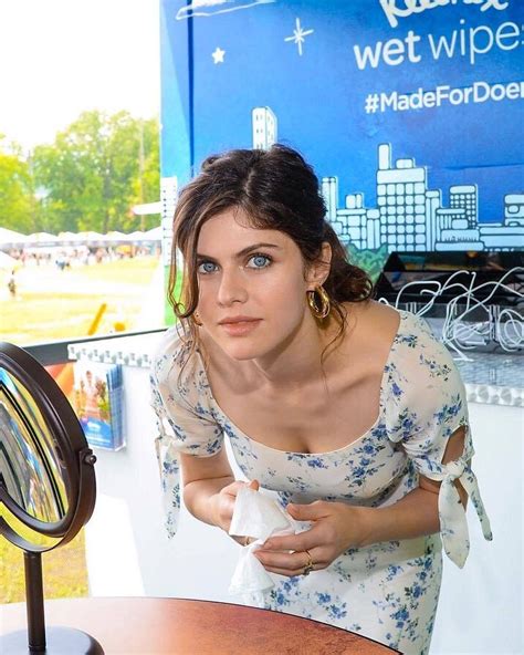 Alexandra Daddario : r/Celebs