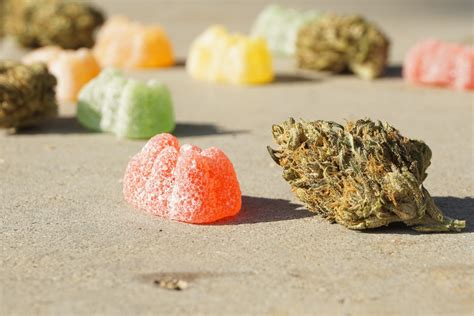 Edibles vs Vape: Pros & Cons (and Which is Right for You) | NuggMD