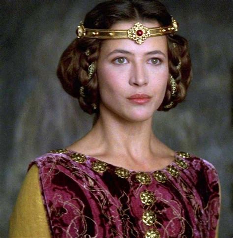 Braveheart - princess Isabelle | Medieval hairstyles, Historical ...