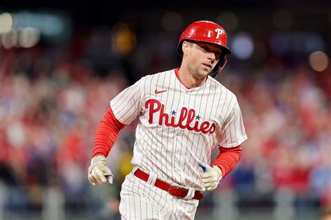 Rhys Hoskins injury: What happened to Phillies star as surgery confirmed