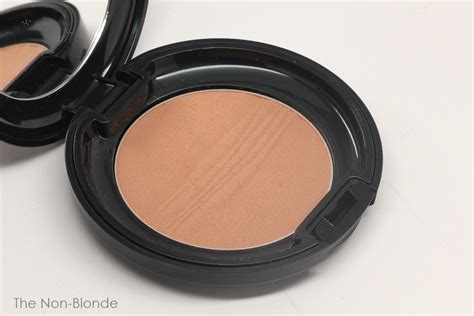 Kanebo Sensai Bronzing Powder Natural Tan | The Non-Blonde