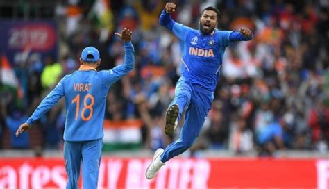 Virat Kohli reveals 4 secrets of Hardik Pandya's success | Catch News