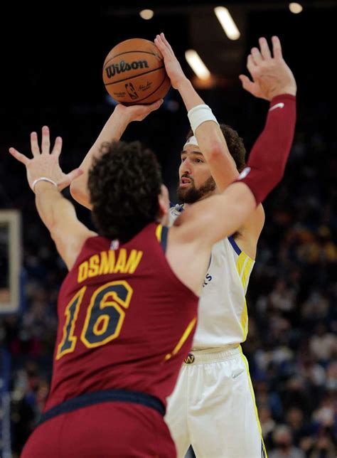 Klay Thompson makes triumphant return to Warriors after 941-day hiatus