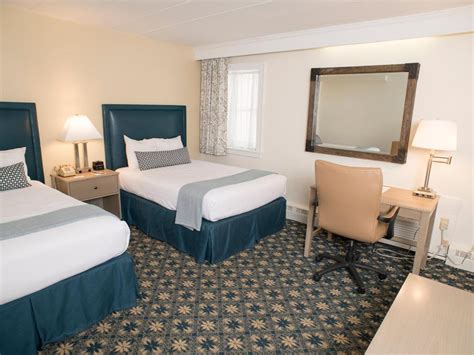 Rooms at the Middlebury Inn | inc Standard, Luxury & Suites