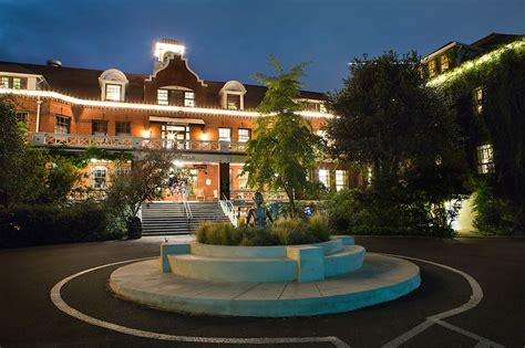 Edgefield Hotel - McMenamins