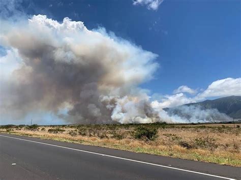 Kihei residents north of Ohukai Road ordered to evacuate as Maui crews battle large brush fire ...