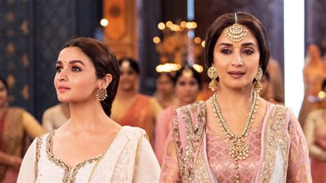 'Kalank' Movie Review: Karan Johar’s Message of Love in the Time of War Is a Cinematic Treat ...