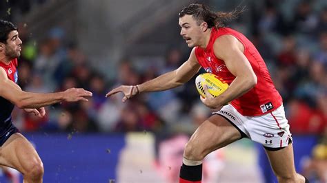 Essendon ruckman Sam Draper to remain on the sidelines | The Advertiser