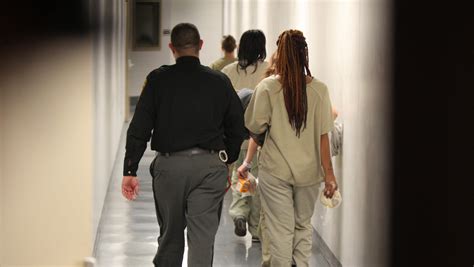 50% of Ohio female inmates need mental care