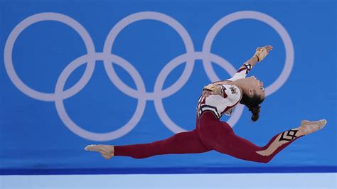 Gymnastics Team, Tired of ‘Sexualization,’ Wears Unitards | Chicago ...