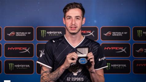 kennyS crosshair: Oyun ayarları ve ekipmanları neler?