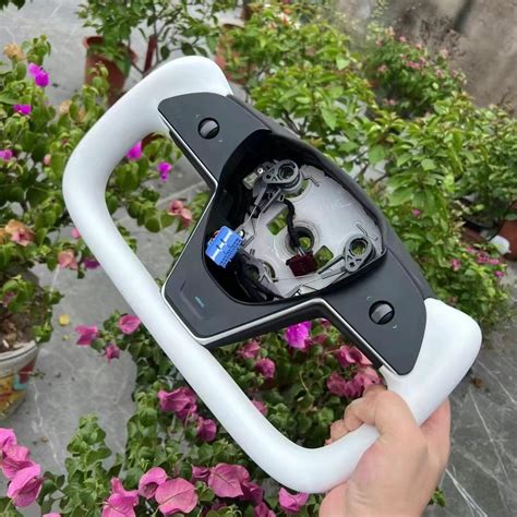 Model 3/Y Yoke Steering Wheel ( Premium White )