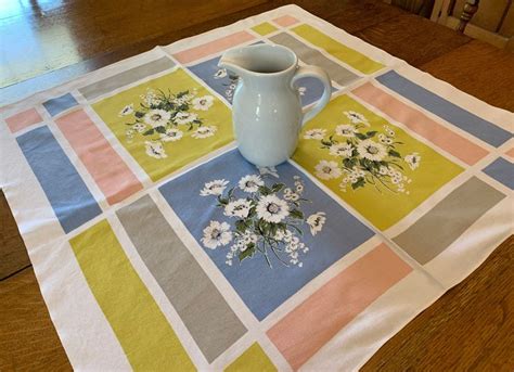 1950's Floral Cotton Tablecloth Printed White Daisy | Etsy | Cotton ...