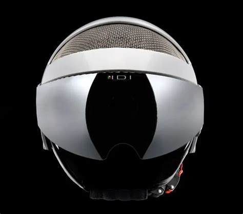 Zero5 Ski Helmet Combines Futuristic and Retro Style Into A Modern and ...