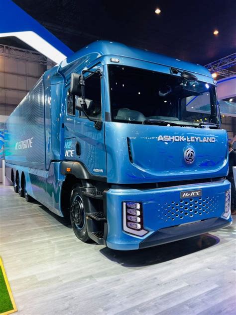 RIL and Ashok Leyland unveil a heavy-duty truck based on hydrogen combustion engine tech