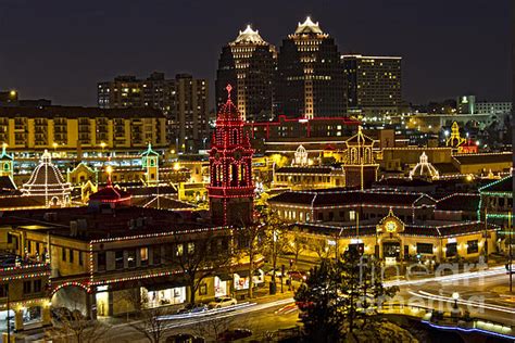 And This Year’s Famous Flipper-Of-The-Plaza-Lights-Switch Is … - IN Kansas City Magazine