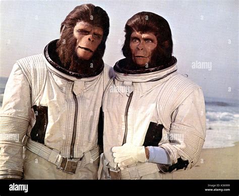 ESCAPE FROM THE PLANET OF THE APES RODDY McDOWALL, KIM HUNTER Date: 1971 Stock Photo - Alamy