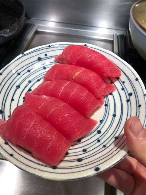 Tuna Sushi (Yellowfin) : r/sushi