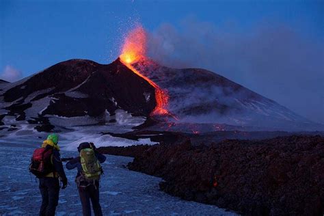 Volcán Etna entra en erupción y autoridades cierran aeropuerto de Catania - La Tercera