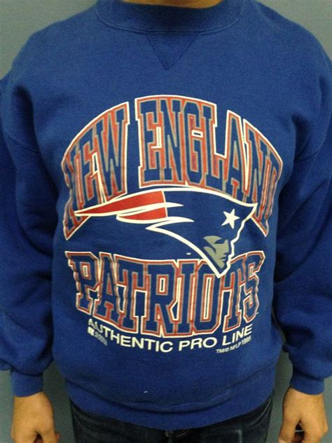 Vintage New England Patriots Crew Neck Sweatshirt! Ncla, New England Patriots, Vintage Men, Crew ...