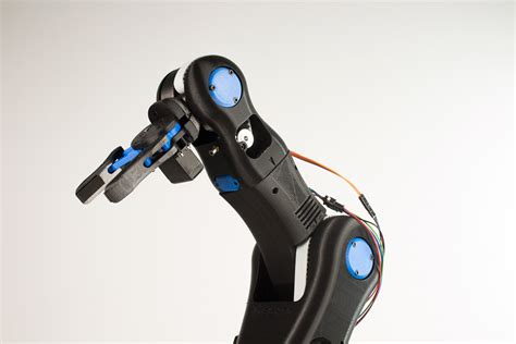 BCN3D MOVEO: A fully Open Source 3D printed robot arm