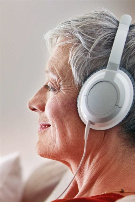 Binaural beats therapy: Benefits and how they work