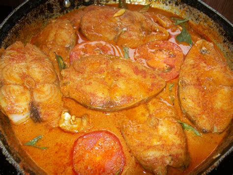 Suma's Recipes: Neymeen curry(seer fish curry)