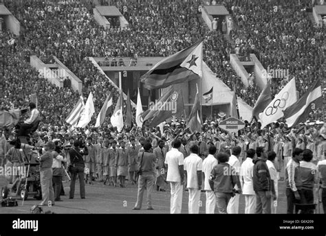 Moscow 1980 olympics opening ceremony hi-res stock photography and ...