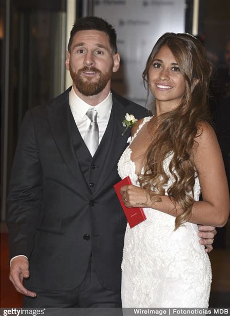 Lionel Messi and Antonella Roccuzzo's Wedding in Photos