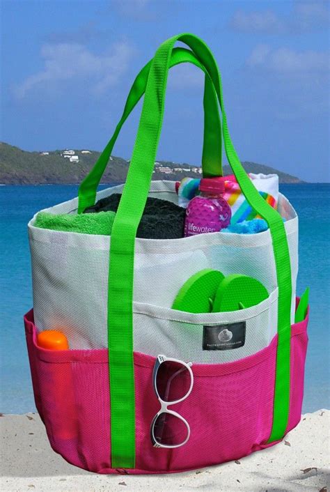 Behold, the Ultimate Beach Bag - Savvy Sassy Moms | Best beach bag ...