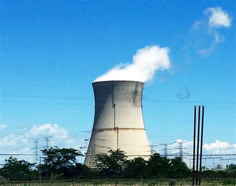 Bild - Davis-Besse Nuclear Power Station cooling tower (4183).jpg | AtomkraftwerkePlag Wiki ...