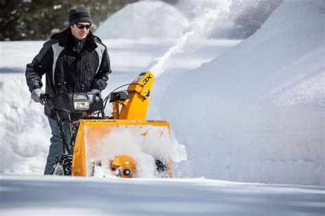 How to Choose a Snow Blower — The Best Snow Blower