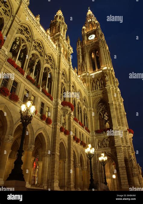 Rathaus City Hall in during night in Vienna Stock Photo - Alamy