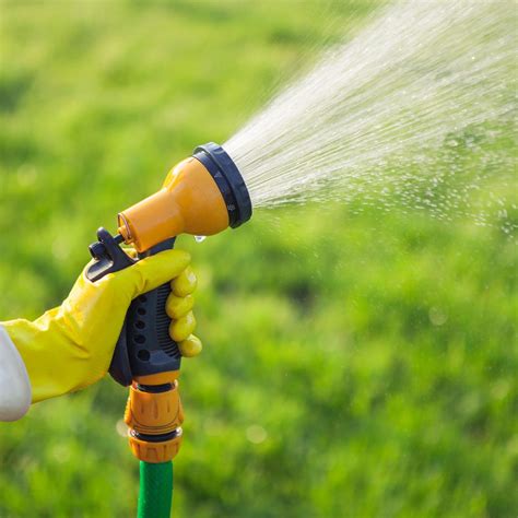 8 Best Garden Hose Nozzles and Sprayers | The Family Handyman