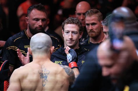 Mark Zuckerberg makes painfully awkward appearance at UFC 298