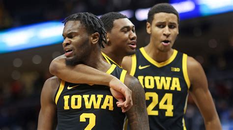 Iowa Hawkeye men's basketball beats Virginia 75-74 | weareiowa.com