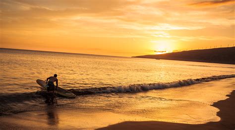 File:Getting ready for sunset stand up paddle boarding (8616936712).jpg - Wikimedia Commons