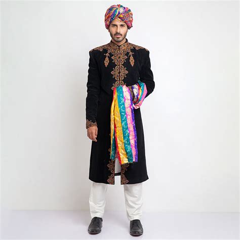 Antique Ivory Pure Jamavar Silk Form-Fitted Sherwani – The house of ...