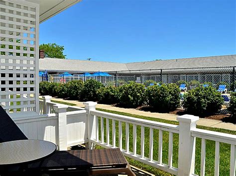 Top 20 Beachfront Hotels near Nantucket - Emmy Cruz's Guide