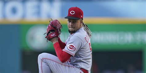 Luis Castillo, Reds lose to Indians