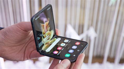 Samsung Galaxy Z Flip 3 hands-on: Being stylish is expensive | NextPit