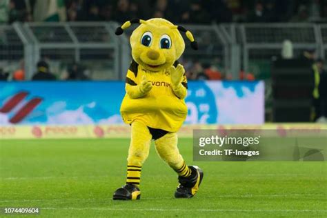 Mascot Emma Photos and Premium High Res Pictures - Getty Images