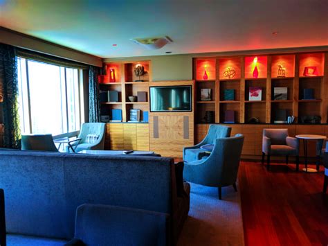 Lounge at Seattle Grand Hyatt 1 - 2TravelDads