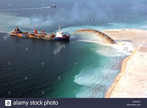 Artificial Island Construction Stock Photos & Artificial Island ...