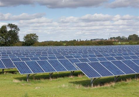 The potential ecological impacts of ground-mounted photovoltaic solar panels in the UK - BSG Ecology