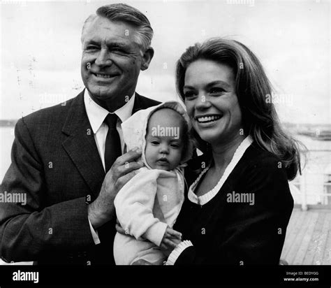 Cary Grant with wife Dyan Cannon and daughter Jennifer Stock Photo - Alamy